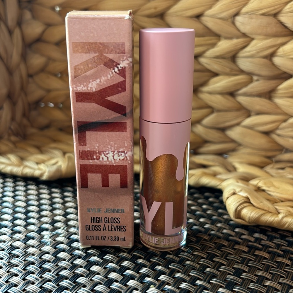 Kylie lipgloss “I’m the Catch” BNIB!